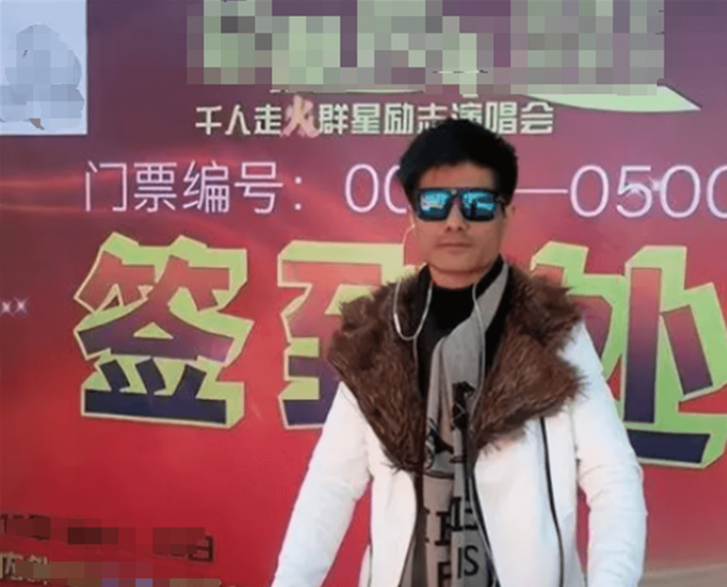 欠债百万住桥洞,离婚,星光大道"草根歌手"的现状,令人心疼