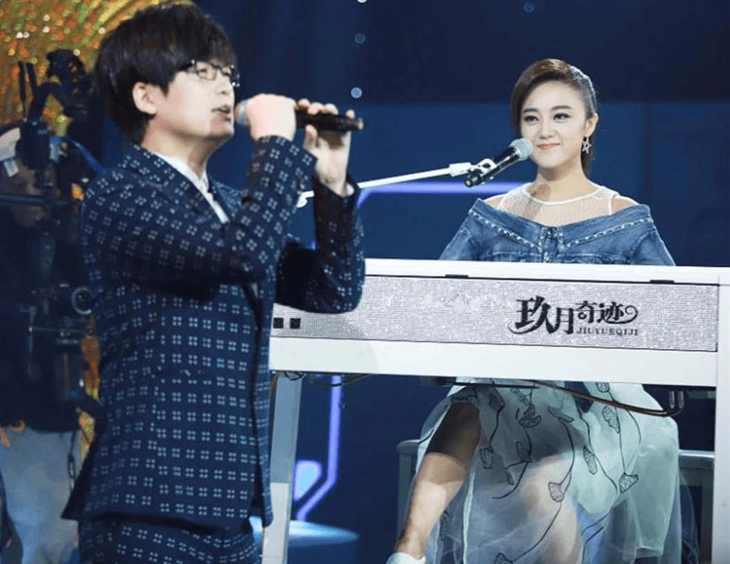 欠债百万住桥洞,离婚,星光大道"草根歌手"的现状,令人心疼