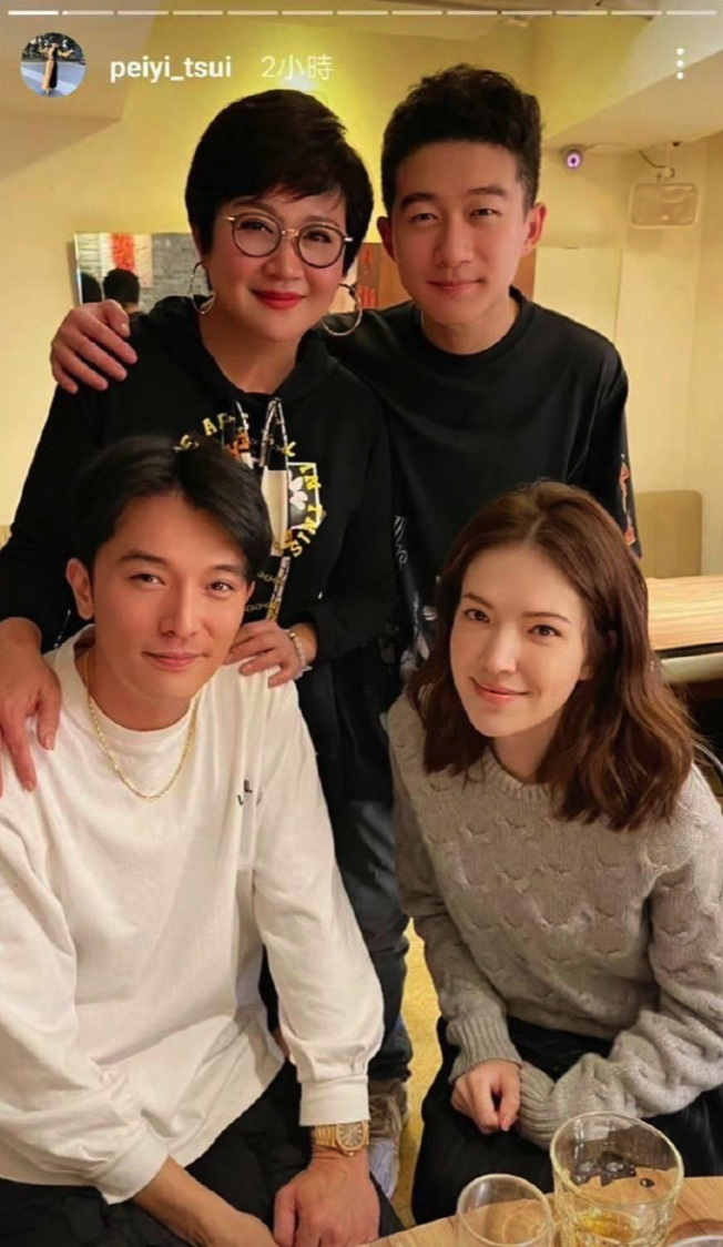 许玮甯罕见聊老公,43岁邱泽可爱又黏人,夫妻见面频率高不超半月