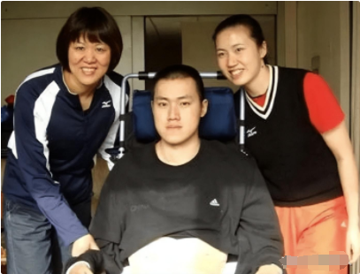 男排冠军汤淼瘫痪17年现状:母亲妻子早已改嫁,女儿已7岁