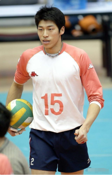 男排冠军汤淼瘫痪17年现状:母亲妻子早已改嫁,女儿已7岁