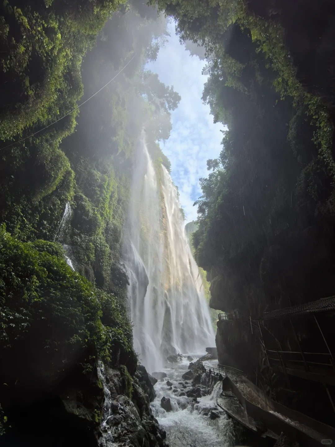 古龙山大峡谷风景区图片