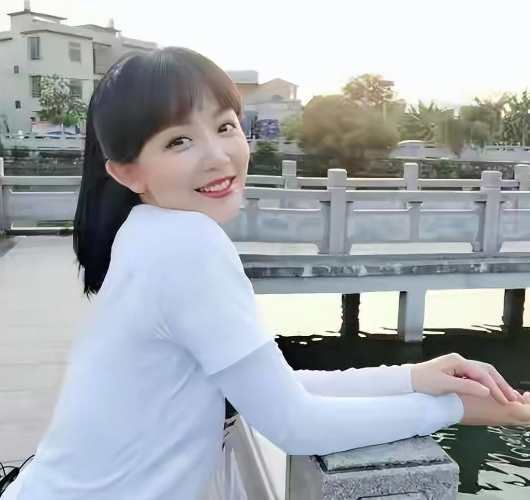 广东主持界的"常青树"毛琳:籍贯是梅州,四十多岁的她至今未婚