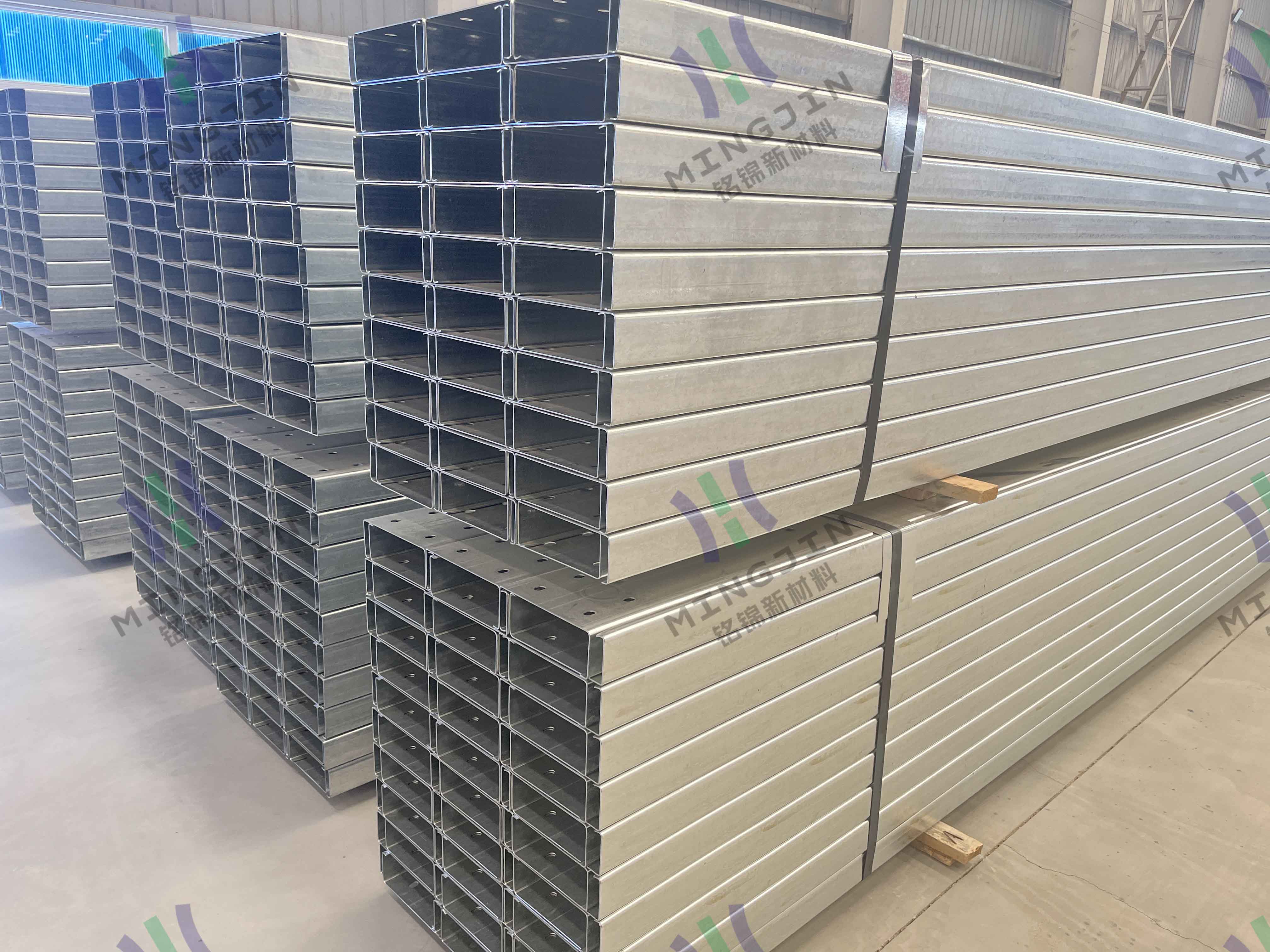 彩钢板屋面翻新之带你深入了解屋面檩条安装新视角:从稳固到美观