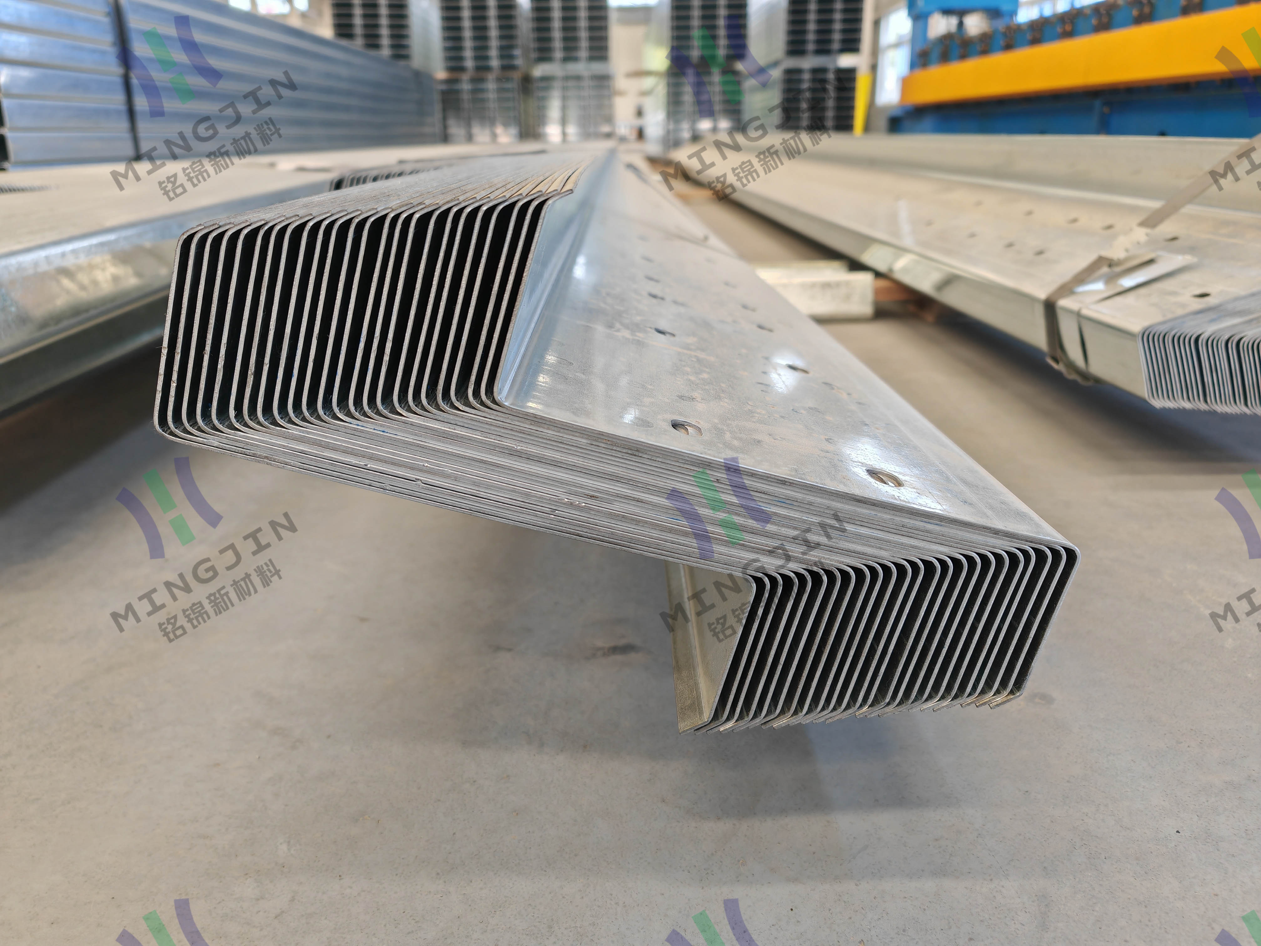 彩钢板屋面翻新之带你深入了解屋面檩条安装新视角:从稳固到美观