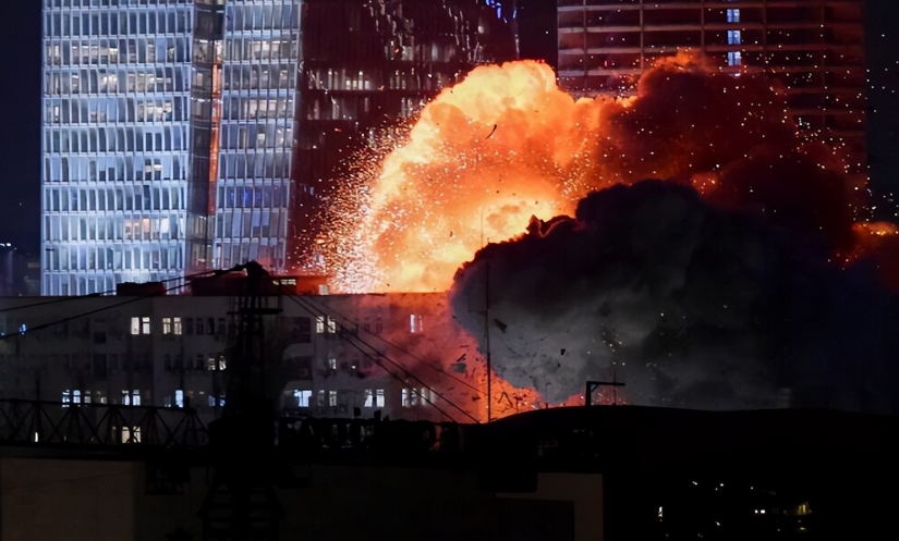 以色列突袭伊朗核基地!德黑兰爆炸冒黑烟,中国急喊"停火"