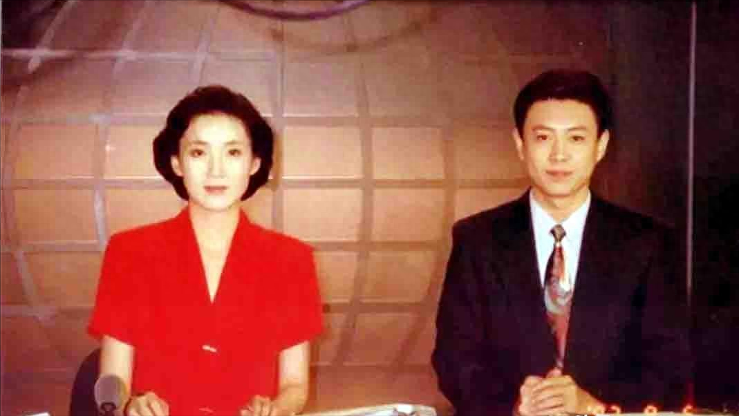央视主持杨柳,被传10年换5任妻子,从央视辞职后,他如今怎样了