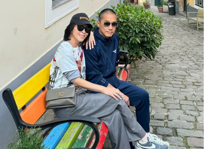 刘嘉玲晒照庆祝老公62岁生日!两人牵手游布达佩斯,影帝头发花白