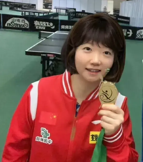 太美了!网友给孙颖莎p的长发照,也太绝了,又萌又甜,谁能不爱