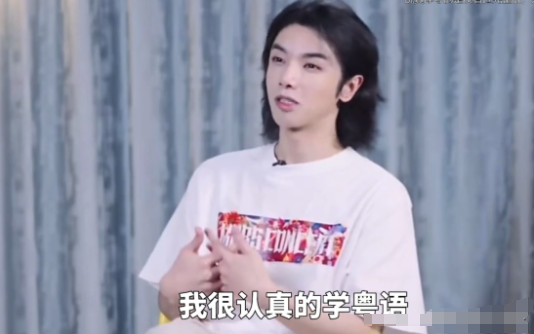 看到毛不易对华晨宇的评价,才知道我们都误会他了!