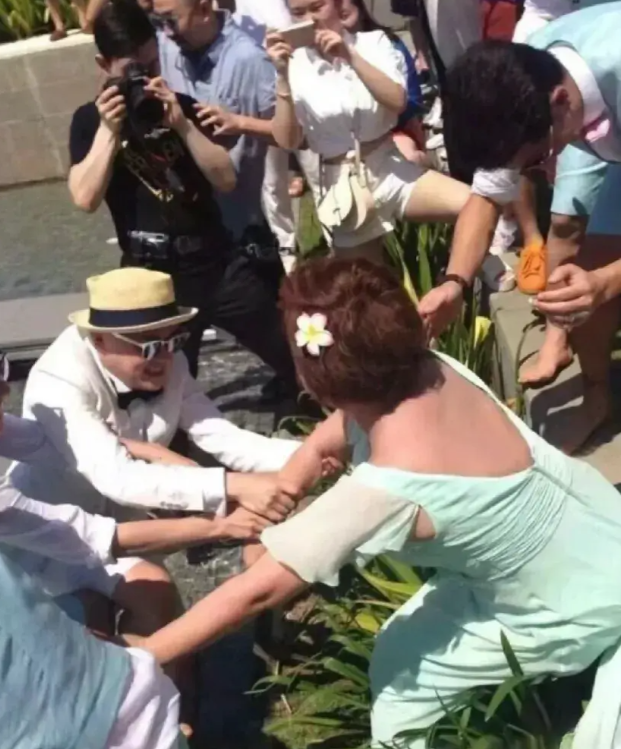 天呐!"包贝尔伴娘门"才过去8年,柳岩就变成这样了