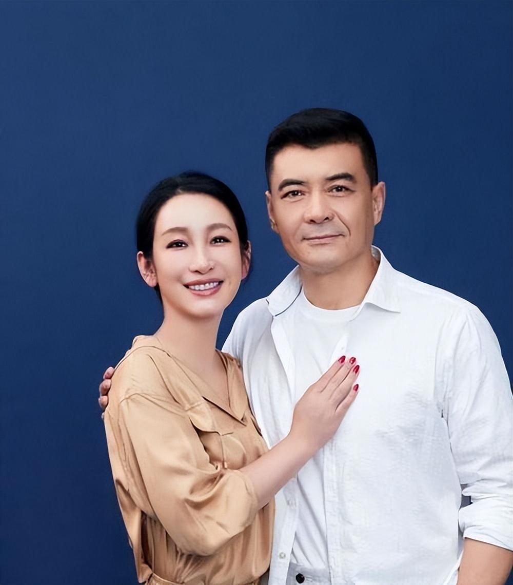 难怪秦海璐喜欢听霸总小说!和王新军的爱情本身就是一部霸总小说