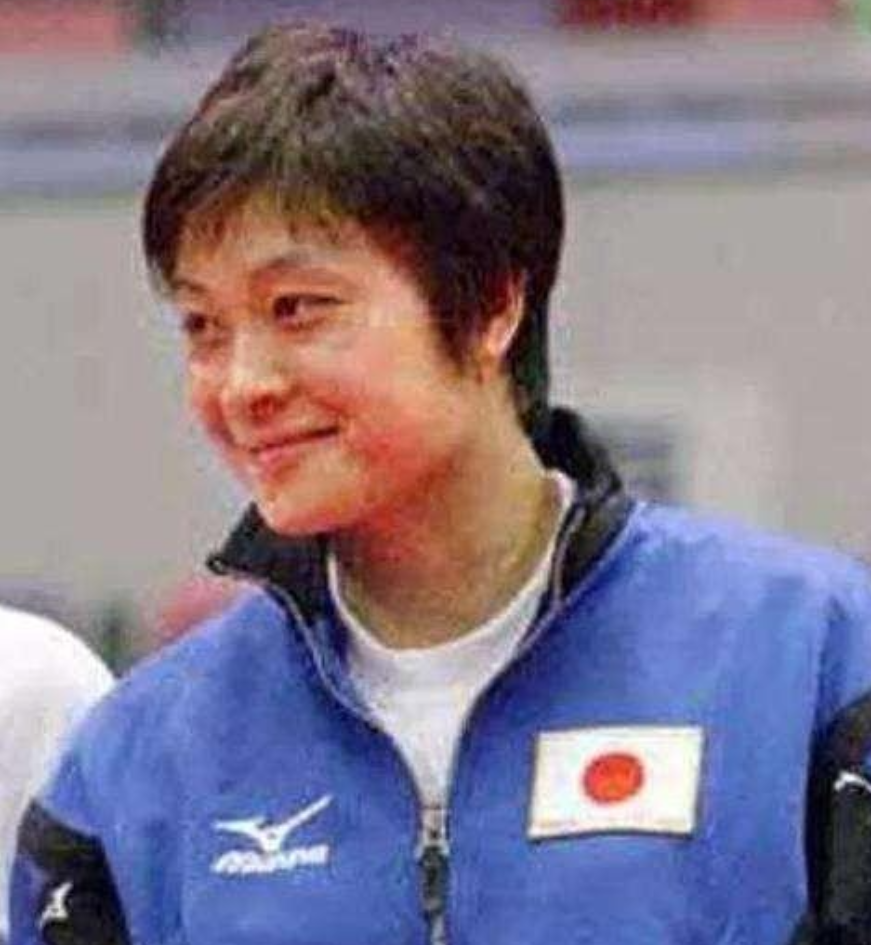 何智丽因"让球风波"改国籍,后嫁日本丈夫,现在怎样了?