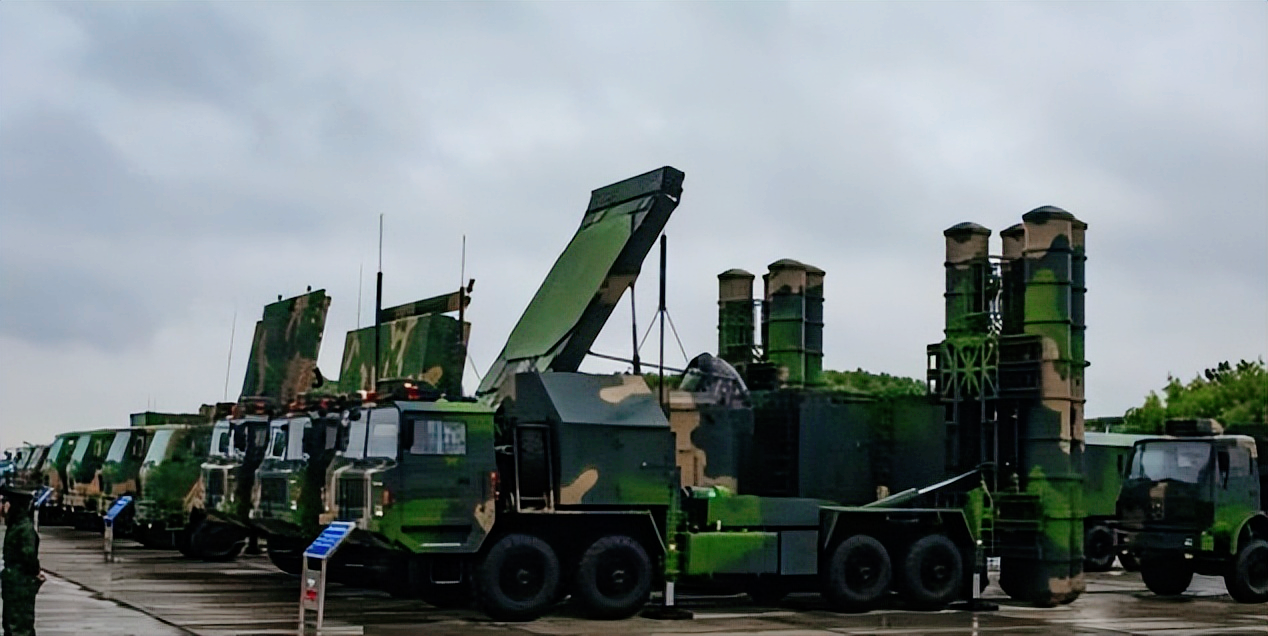 中国红旗9be防空导弹性能升级,一车搭载8弹,已超越s-400