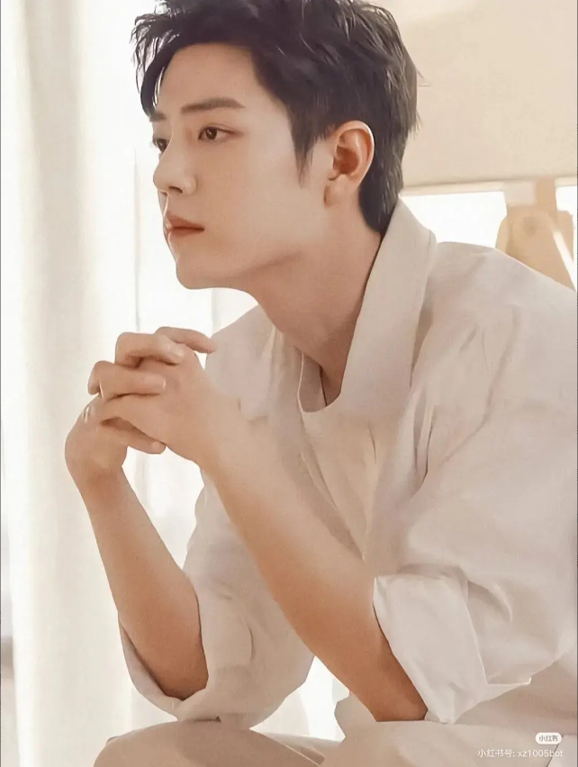 肖战法国奇遇记:解锁笑容暴击,上演现实版海绵宝宝笑传!