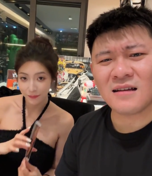 网红韩景枫官宣女友李谣怀孕,交往半年已三个月,引发热议!