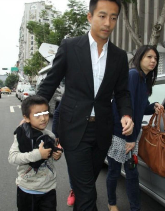 汪小菲:我没有许雅钧的智慧,在孩子的问题上学不来智取!