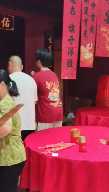 江西男孩考557分办升学宴,全村人敲锣打鼓:孩子的努力没有白费