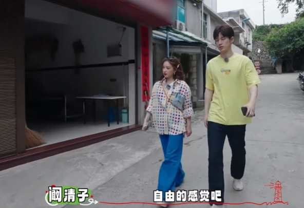 董力直言:你喜欢大海什么?阚清子订婚后在真人秀中首度回应了