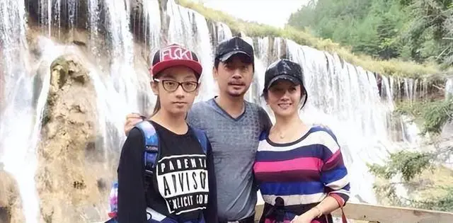 著名演员刘劲:我这辈子做最正确的决定,就是娶了一个平凡的妻子