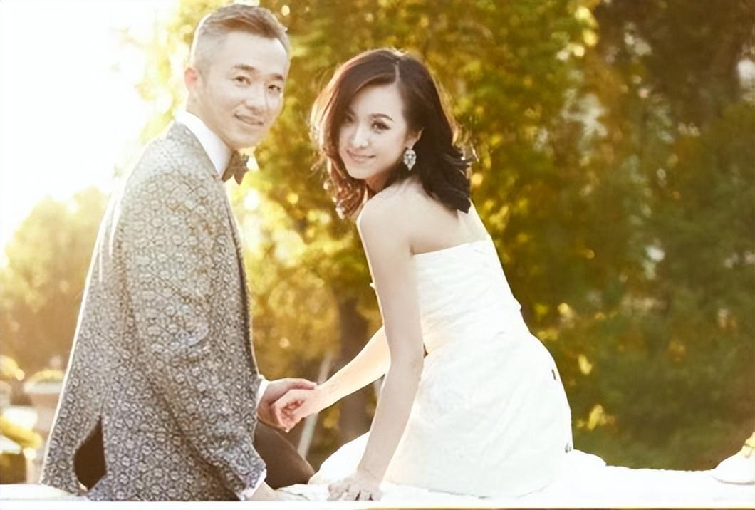 程雷与妻子王萌萌的感情,虽相差18岁,但依旧甜蜜如初