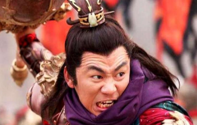 李元霸天下无敌,却也有三个人打不过,一枪就干翻了李元霸