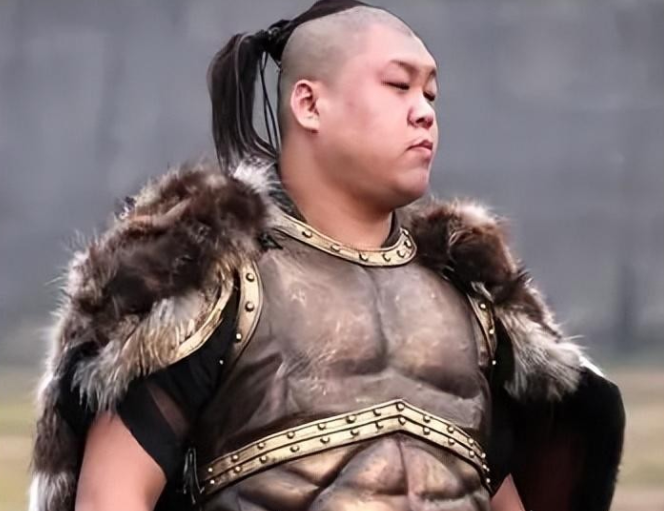李元霸天下无敌,却也有三个人打不过,一枪就干翻了李元霸