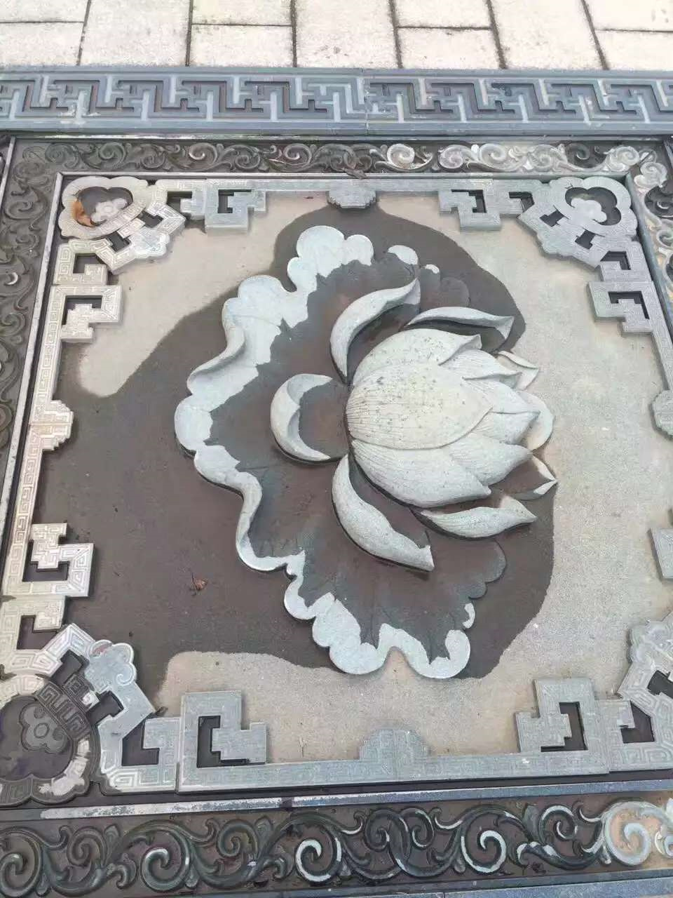 哼哈二将石雕浮雕:寺庙的镇邪之宝