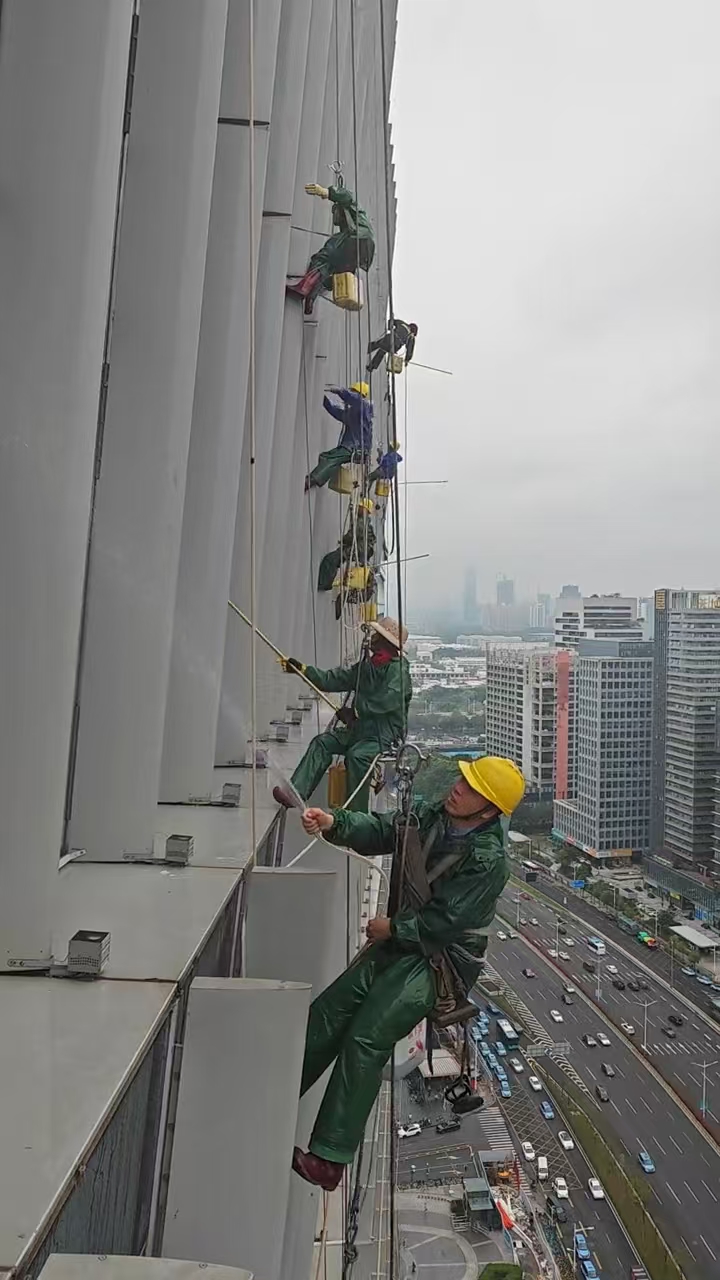 上海夜间蜘蛛人高空吊绳作业