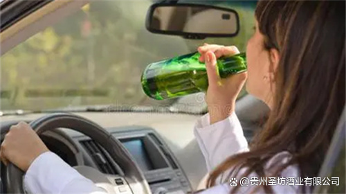 喝白酒后多久可以开车(喝完白酒后多长时间可以开车) 喝白酒后多久可以开车(喝完白酒后多长时间可以开车)