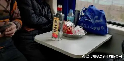 在新疆坐火车可以带白酒吗,乘火车可以带白酒吗 在新疆坐火车可以带白酒吗,乘火车可以带白酒吗