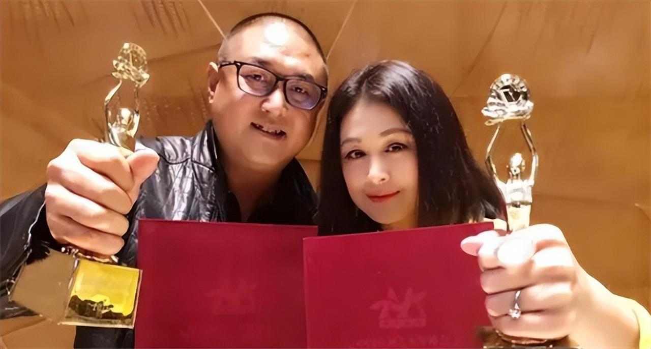 谢大脚于月仙:结婚20年无子女,离世3年后,丈夫的举动令人痛心