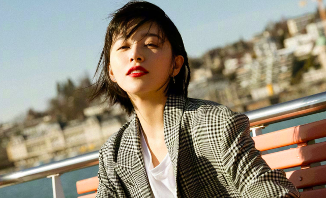 阚清子订婚后现身,董力问她为何喜欢大海,她放下过去首度回应