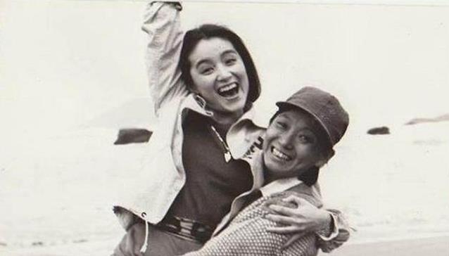 2018年,导演刘立立离世,作为小三曾甘愿绝育,在病房里举行婚礼