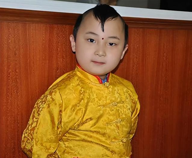 4岁登台2次上春晚,8岁却离开人世,我们的"春晚福娃"邓鸣贺