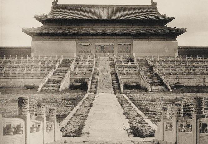 带大家看看,1900年的北京紫禁城,清朝末年皇宫辉煌与衰败
