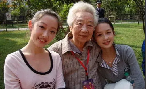 那时候的杨洋才17岁,李沁18岁,蒋梦婕19岁,看起来都好青涩啊