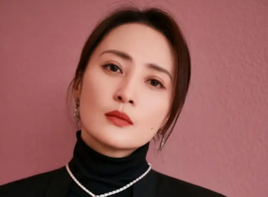 王海地:是蒋勤勤的前男友,娶圈外妻子生一子,儿子是他全部骄傲