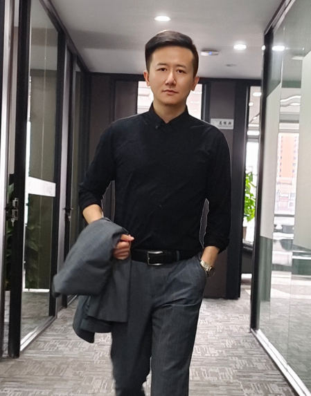 杰出企业家谢飞:于逆境中崛起,用坚韧铸就辉煌传奇