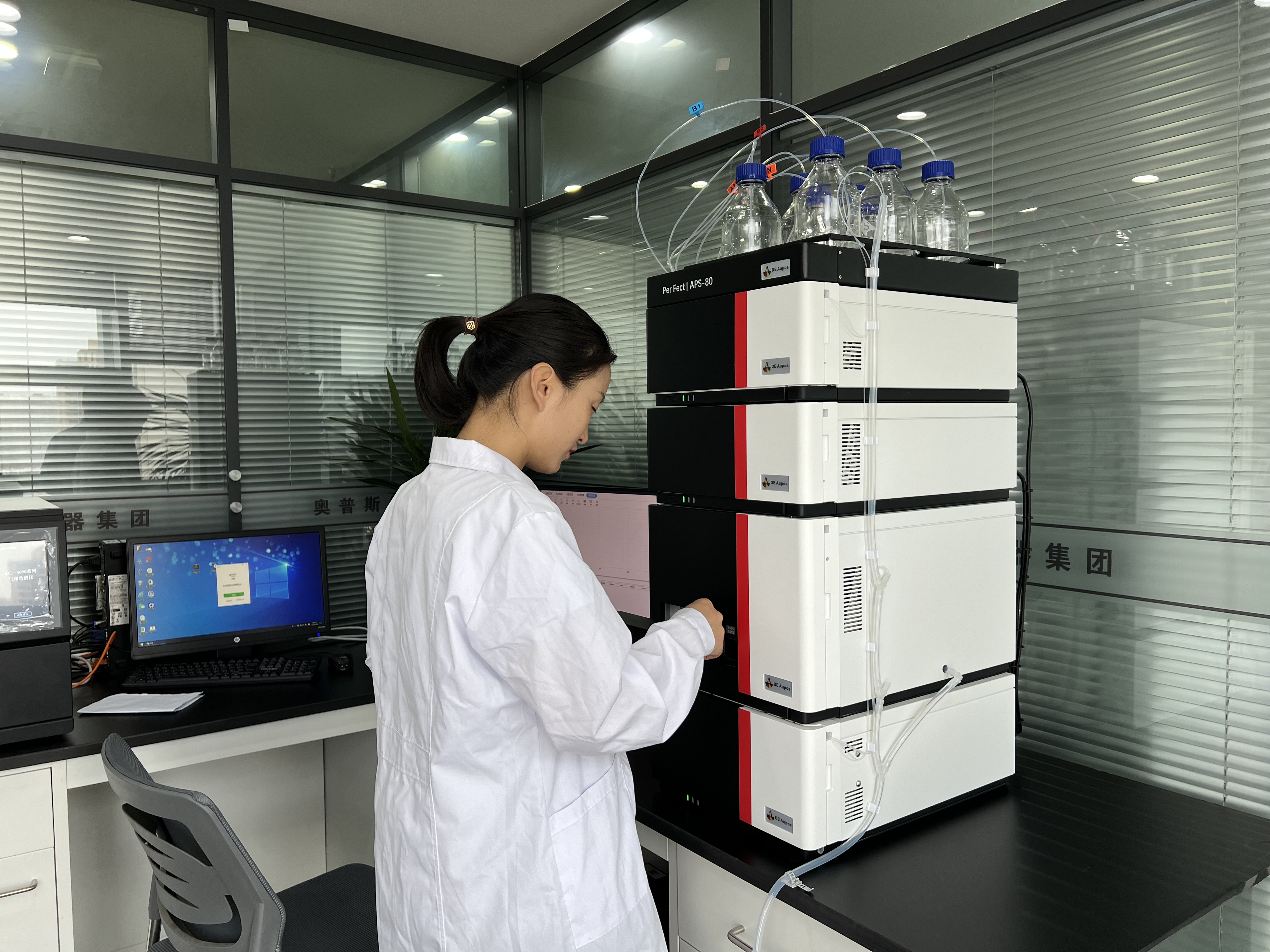 高效液相色谱仪在化妆品中的应用