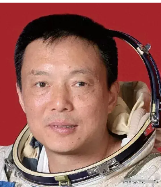 首位航天员李庆龙罕见曝光,曾是航天员杨利伟将军恩师
