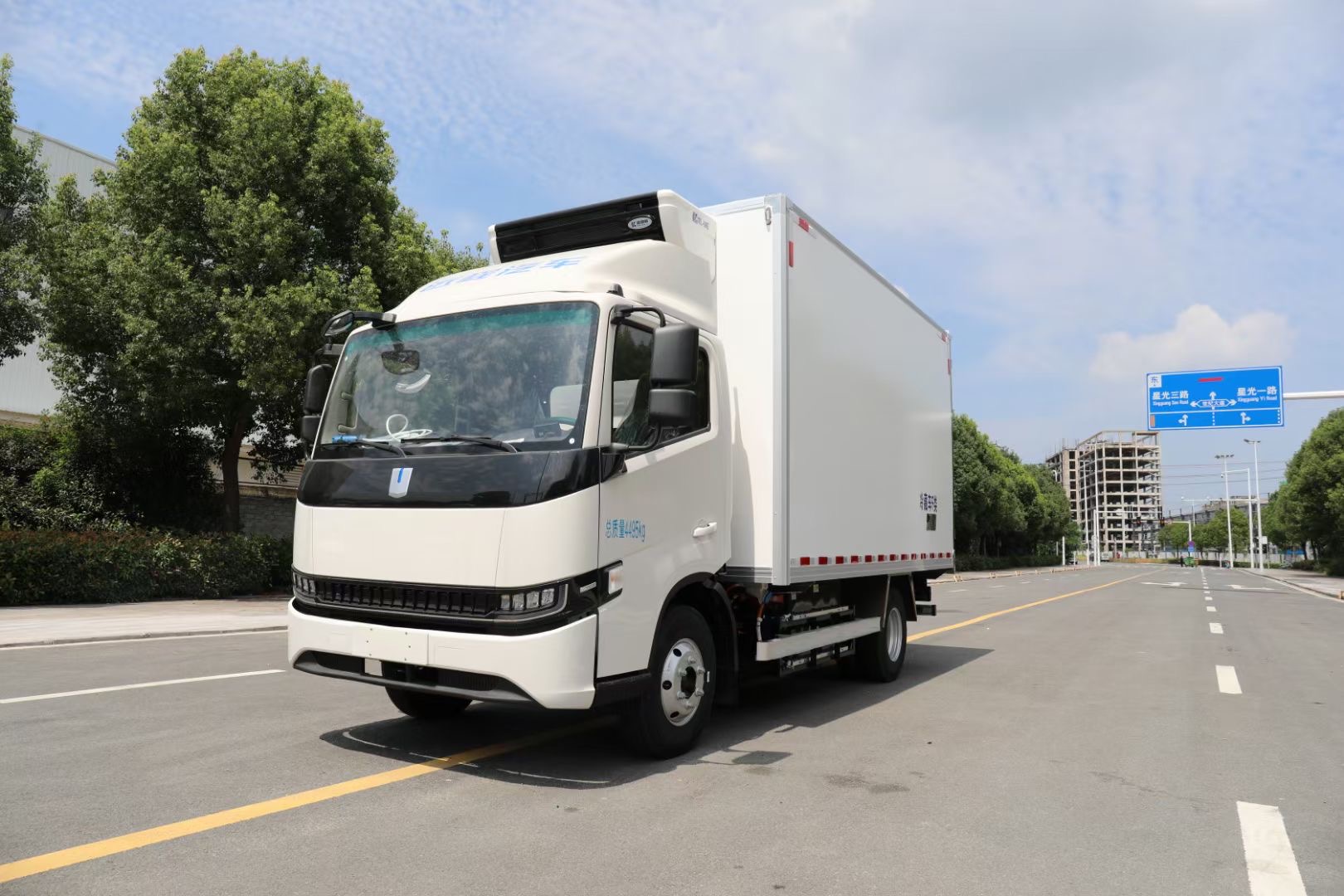 吉利纯电动冷藏车 新能源4.2米冷链车
