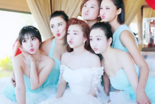 包贝尔婚礼上闹伴娘事件,过去了8年,他们的善恶报应终于显现