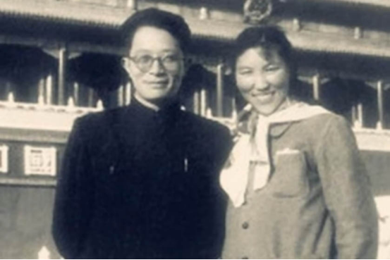 一个被当成"疯子"的男人,写出了中国的第二国歌