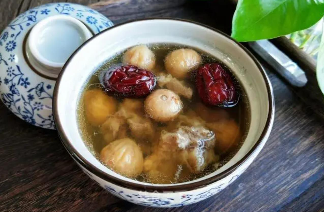 无花果炖瘦肉的做法:受欢迎的汤品,既美味又具有一定的药膳价值