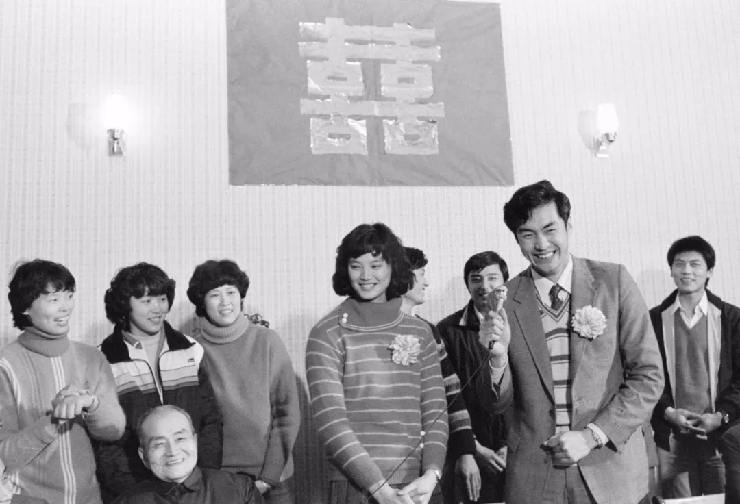 "女排明星"周晓兰:丈夫是男排名将,辞官赴美28年,现在怎样了