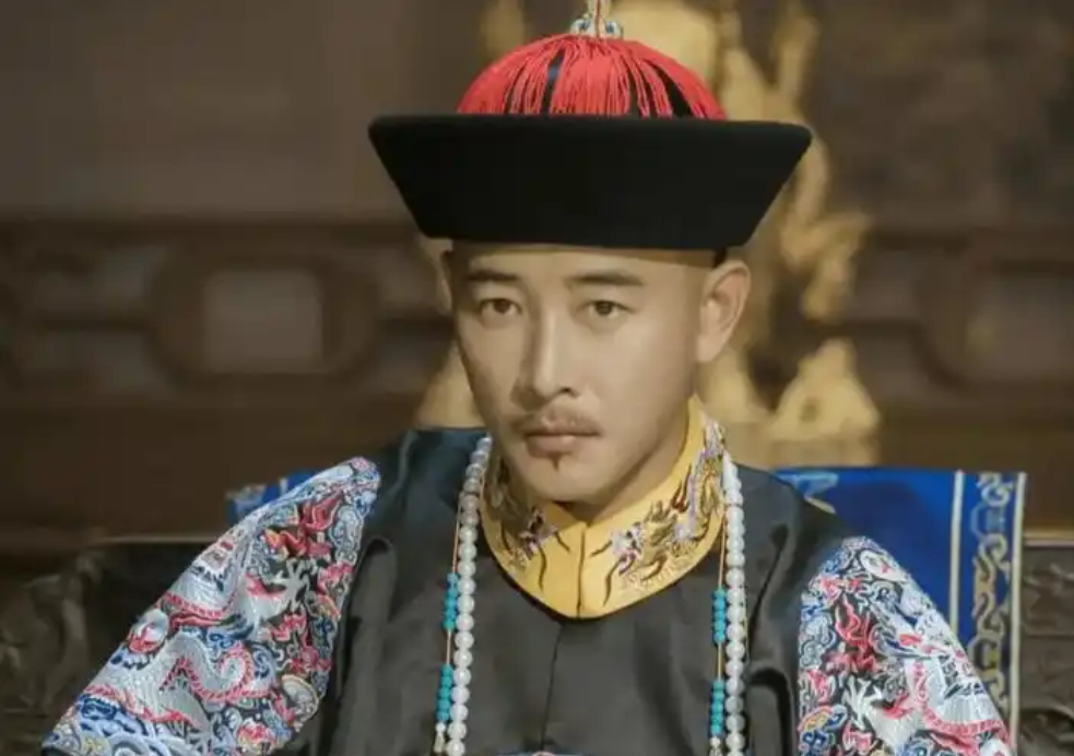 《天下长河》中罗晋饰演的康熙:为何会穿"太监服"呢?