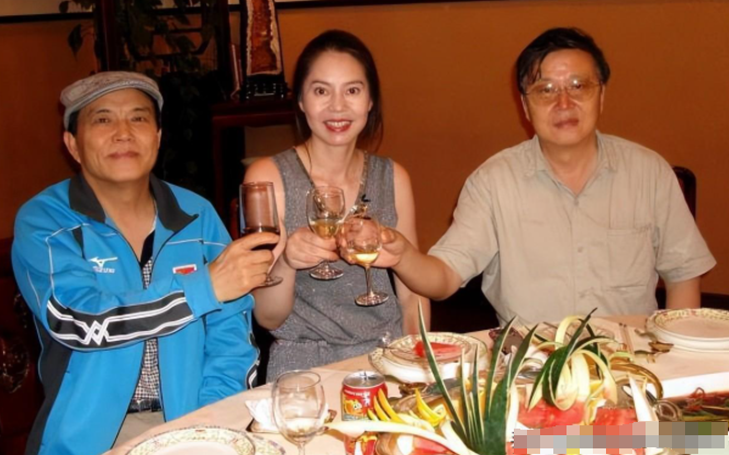 体坛"败类"胡娜,赛前背叛队友加入美国,晚年回国改行举办画展