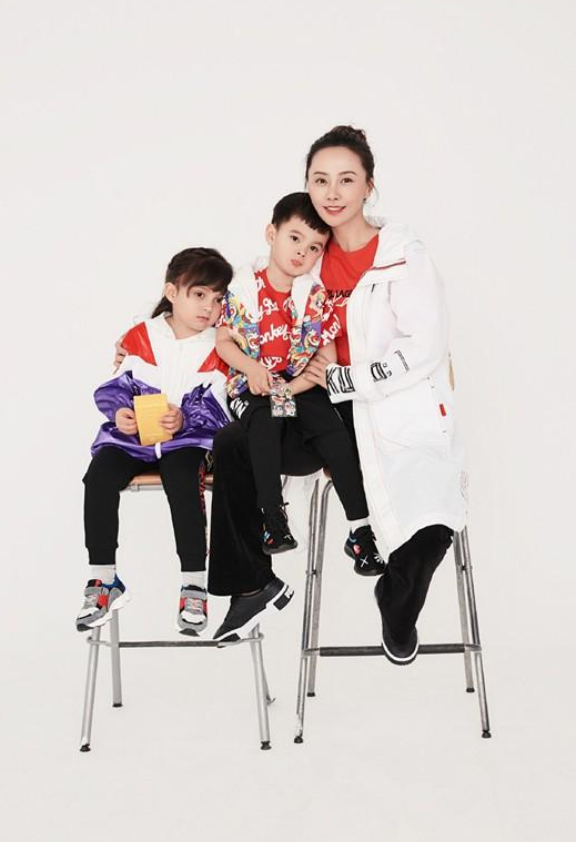 马雅舒儿女近照曝光!米雅高高瘦瘦长得像同父异母姐姐,颜值好高