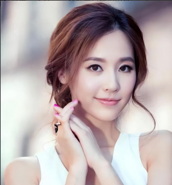 演员吴佳尼为爱跨越21岁鸿沟,力排众议嫁马景涛,如今她还好吗?